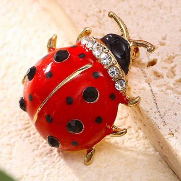 🐞🐞🐞 “RED LADYBUG BROOCH” ENAMEL WITH RHINESTONES AND GOLD ACCENTS❗️🐞🐞🐞 - Picture 2 of 3